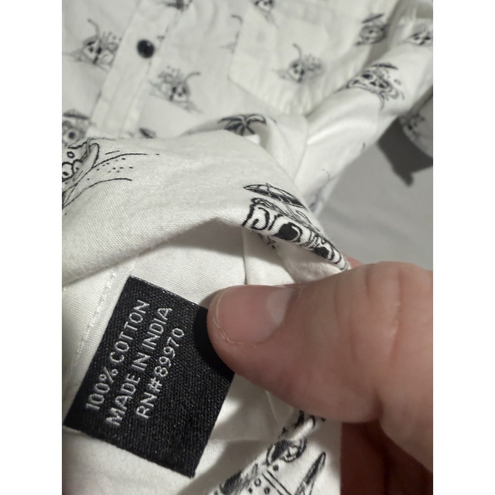 Eighty Eight brand white ss button up dress shirt, skull beach aop, men's small - Picture 3 of 6
